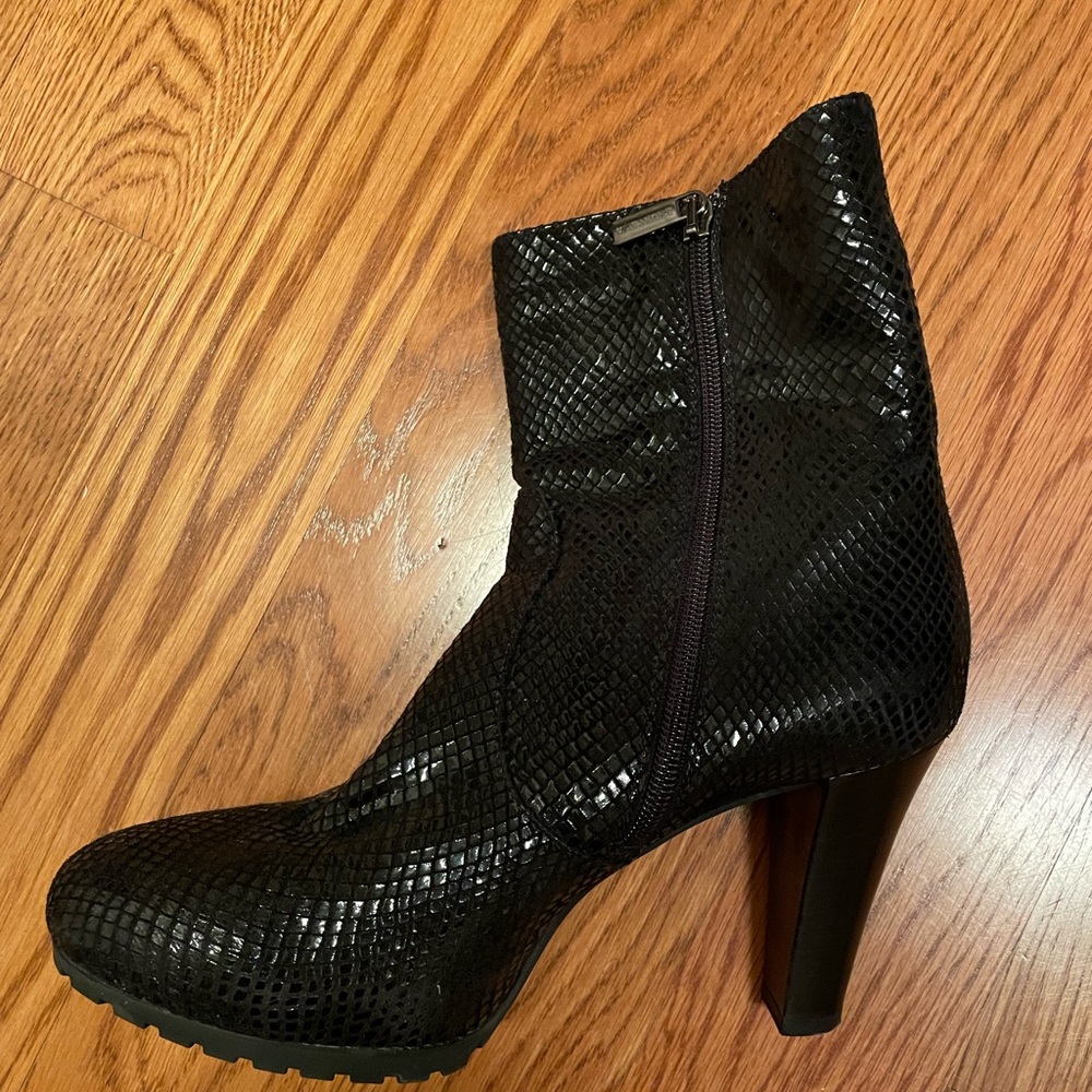 Boots - Picture 5 of 5